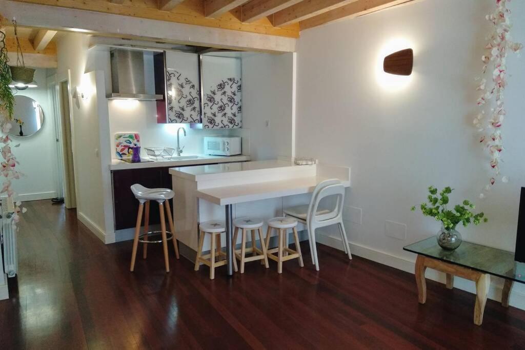Ferienwohnung Tu Hogar En El Camino. Burgos Centro. Vut. Wifi Exterior foto